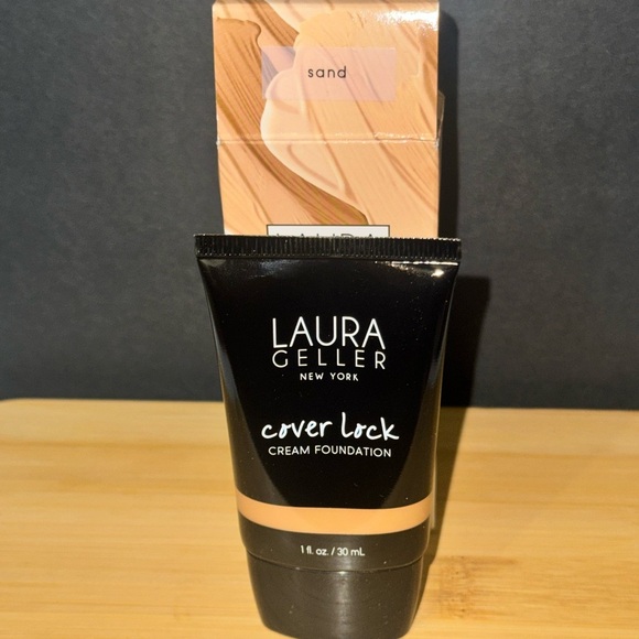 Laura Geller Other - Laura Geller Cover Lock Foundation - Sand Shade